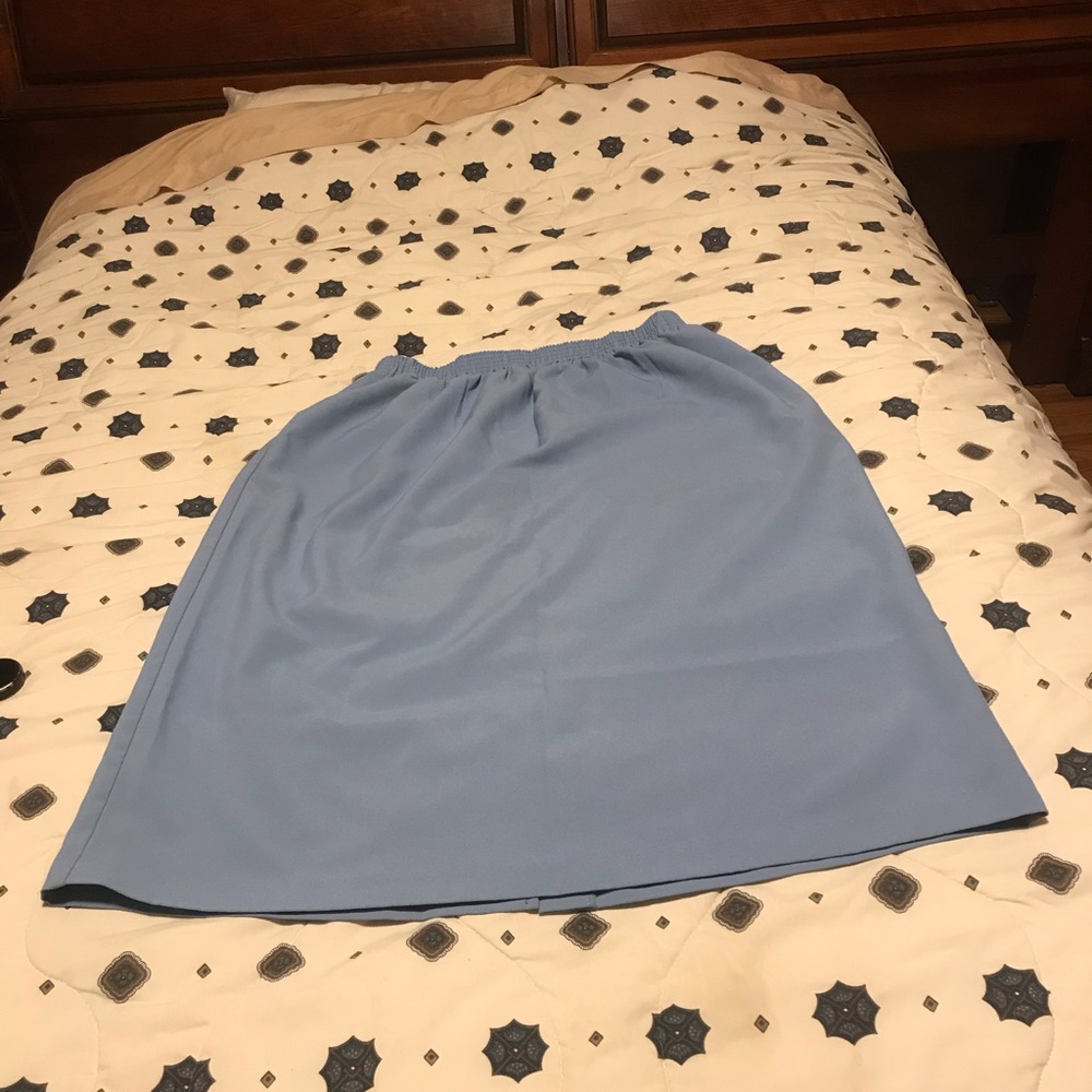 Light blue skirt - Picture 1 of 4